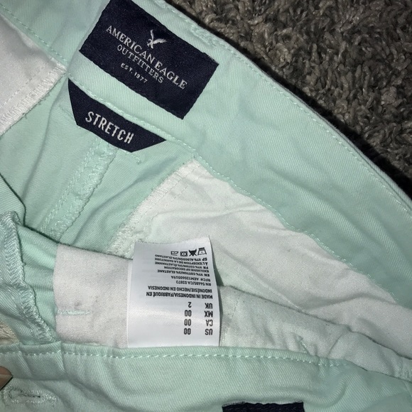 American Eagle Light Green Khaki Shorts - Picture 2 of 3